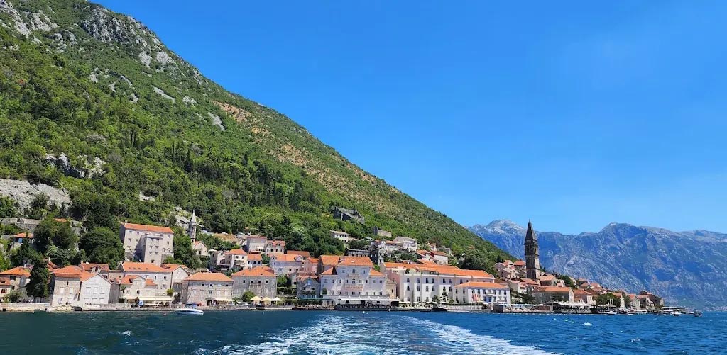 cap-juniors-pays-montenegro