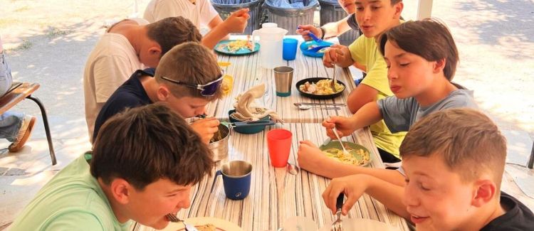 Supernova Juniors Stage sportif 100% Kayak ados à table dans le camping