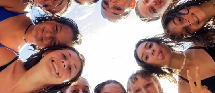 Supernova colonie de vacances photo de groupe ado