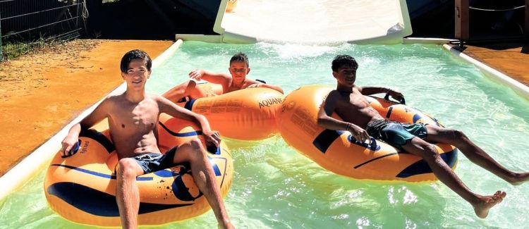 Supernova colonie de vacances photo du toboggan géant du parc aquatique