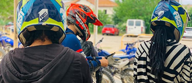 colonie moto ado