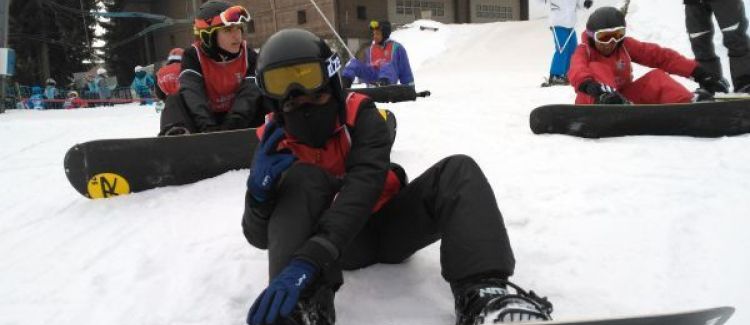 Colonie de vacances snowboard