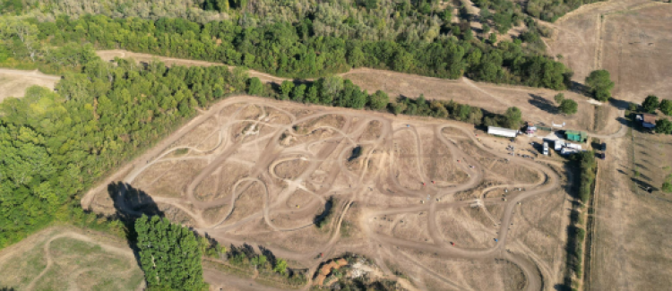 Terrain de moto - MOTO RIDER