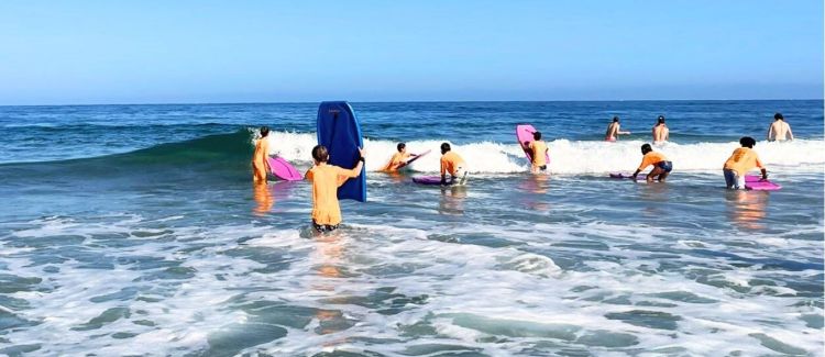 Supernova colonie de vacances ados qui font du rafting dans le pays basque